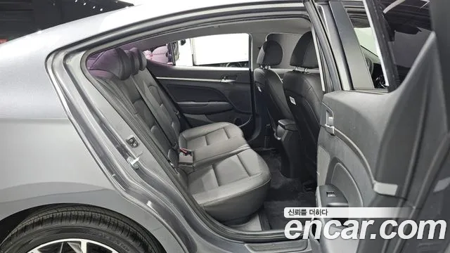Hyundai AVANTE 2020 — фото 13