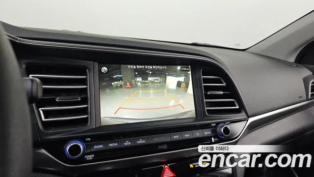 Hyundai AVANTE 2020 — фото 19