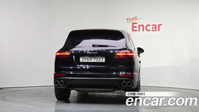 Porsche Cayenne 2015 — фото 4