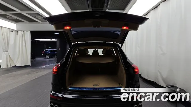 Porsche Cayenne 2015 — фото 19