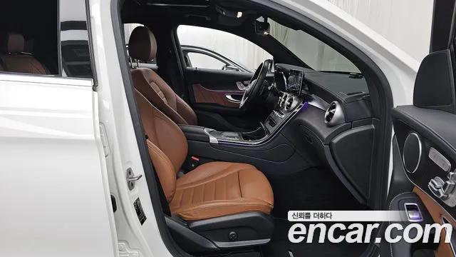 Mercedes-Benz GLC-Class 2023 — фото 11