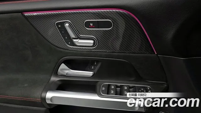 Mercedes-Benz GLB-Class 2021 — фото 18