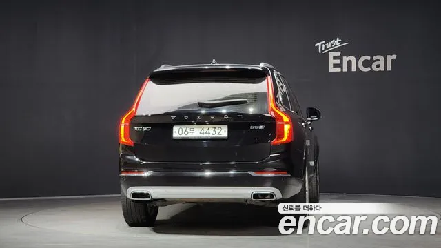 Volvo XC90 2018 — фото 4
