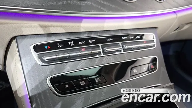 Mercedes-Benz E-Class 2021 — фото 15