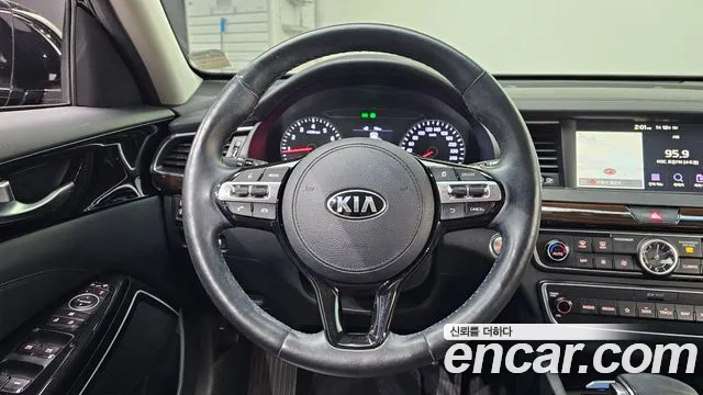 Kia K7 2018 — фото 13