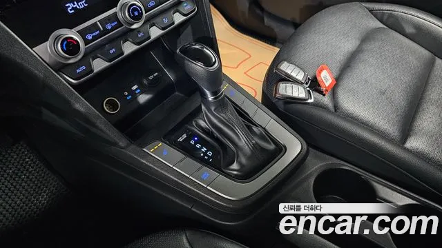 Hyundai AVANTE 2019 — фото 9