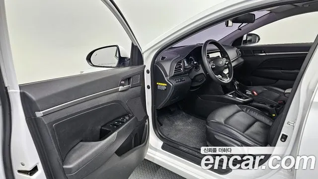 Hyundai AVANTE 2019 — фото 10