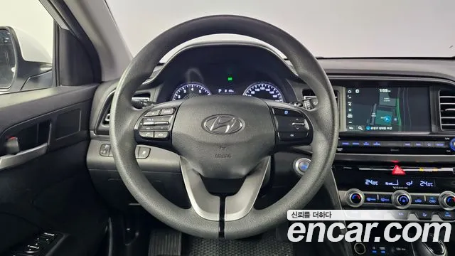 Hyundai AVANTE 2019 — фото 17