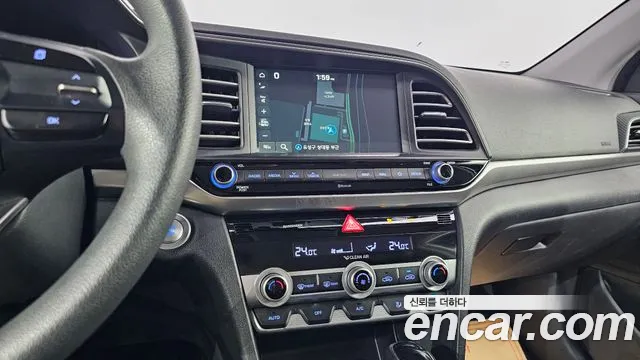 Hyundai AVANTE 2019 — фото 18