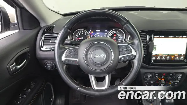 Jeep Compass 2020 — фото 13