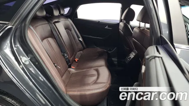 Hyundai Sonata 2018 — фото 12