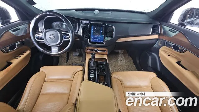 Volvo XC90 2018 — фото 7