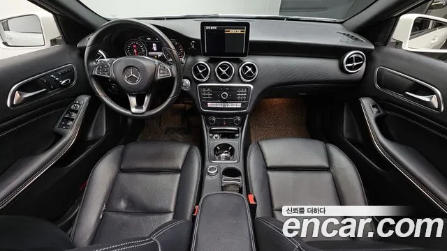 Mercedes-Benz A-Class 2018 — фото 7