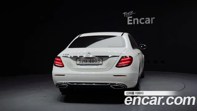 Mercedes-Benz E-Class 2019 — фото 4