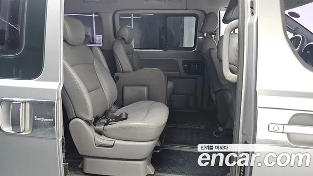 Hyundai Starex 2016 — фото 12