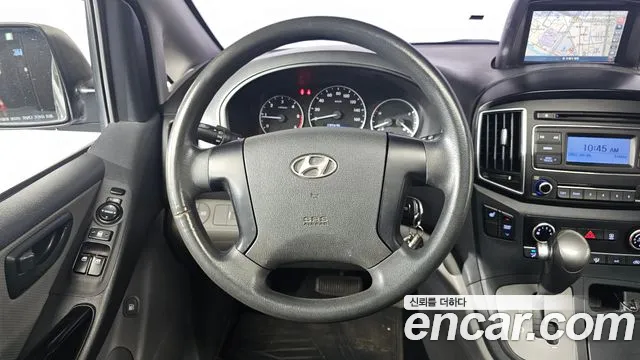 Hyundai Starex 2016 — фото 13