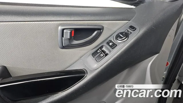 Hyundai Starex 2016 — фото 17