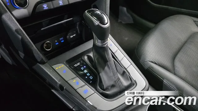 Hyundai AVANTE 2016 — фото 9