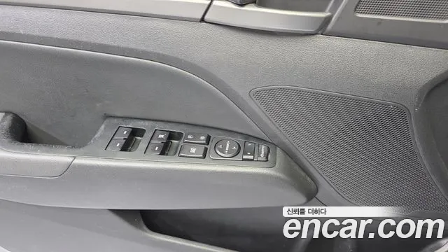 Hyundai AVANTE 2016 — фото 12
