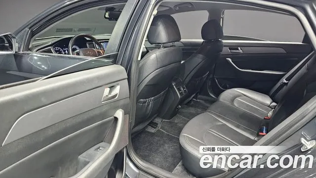 Hyundai Sonata 2019 — фото 18