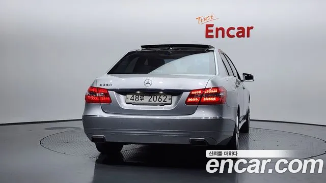 Mercedes-Benz E-Class 2013 — фото 4