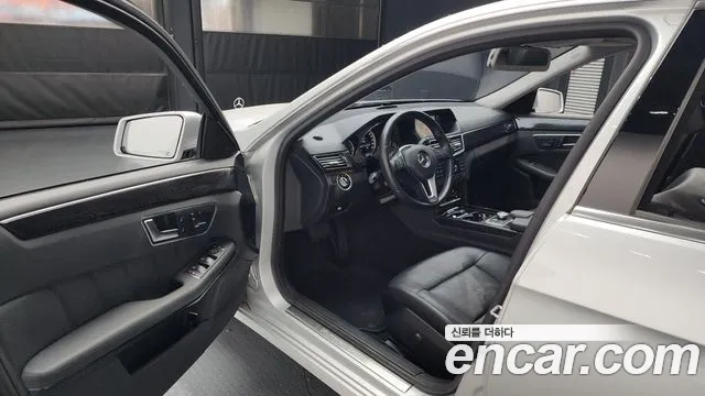 Mercedes-Benz E-Class 2013 — фото 10