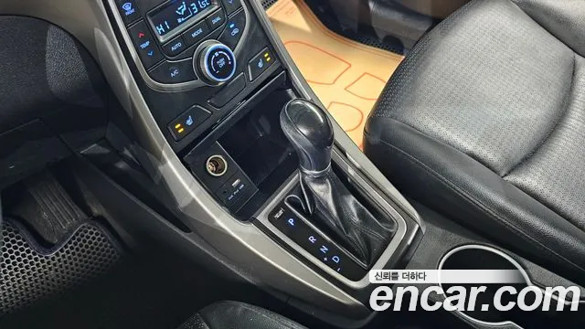 Hyundai AVANTE 2015 — фото 9