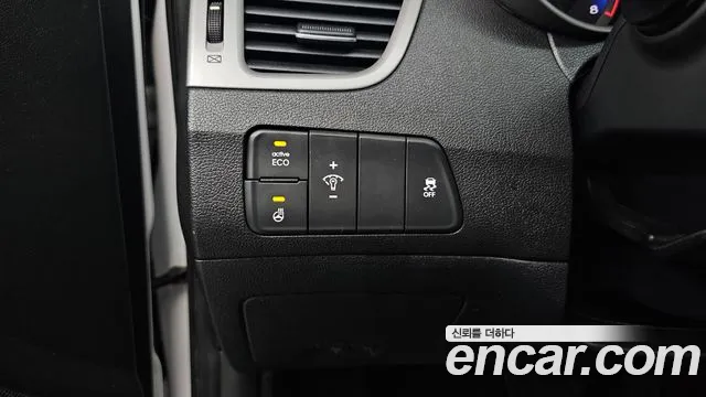 Hyundai AVANTE 2015 — фото 15