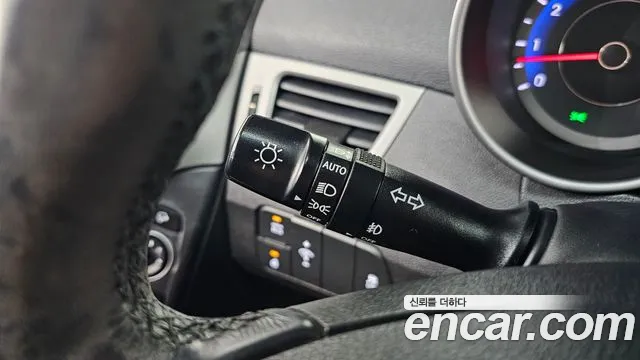 Hyundai AVANTE 2015 — фото 16