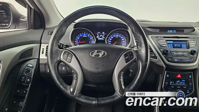 Hyundai AVANTE 2015 — фото 17