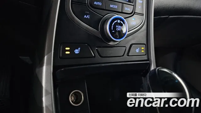 Hyundai AVANTE 2015 — фото 19