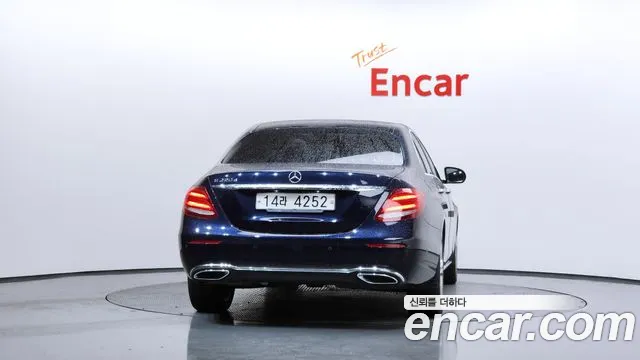 Mercedes-Benz E-Class 2017 — фото 4