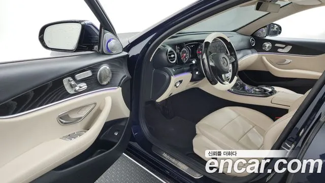 Mercedes-Benz E-Class 2017 — фото 10
