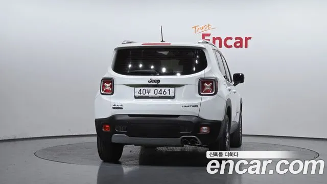 Jeep Renegade 2015 — фото 4