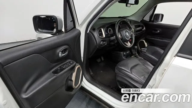 Jeep Renegade 2015 — фото 10
