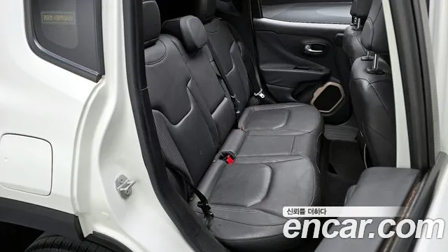 Jeep Renegade 2015 — фото 13