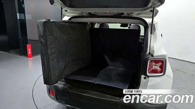 Jeep Renegade 2015 — фото 20