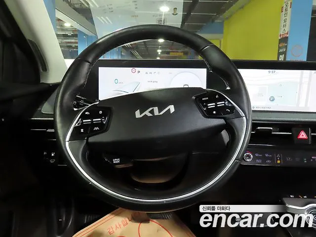Kia EV6 2022 — фото 10