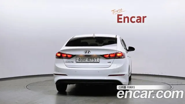 Hyundai AVANTE 2017 — фото 4