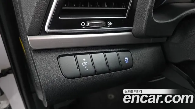 Hyundai AVANTE 2017 — фото 13