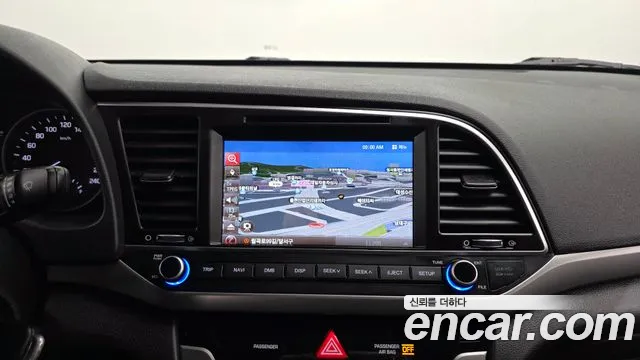 Hyundai AVANTE 2017 — фото 15