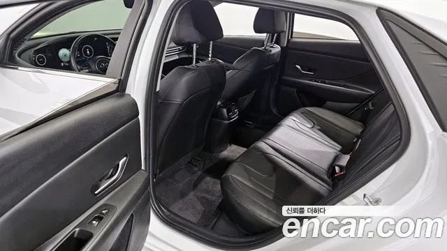 Hyundai AVANTE 2022 — фото 11