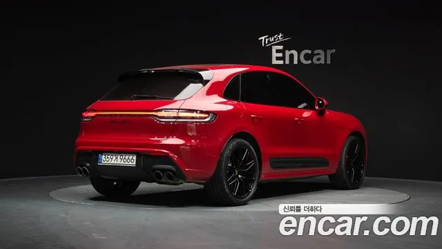 Porsche Macan 2022 — фото 1