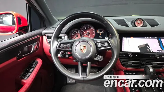 Porsche Macan 2022 — фото 12