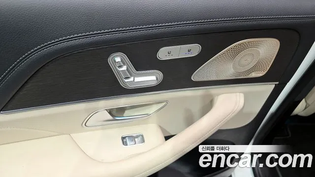 Mercedes-Benz GLS-Class 2022 — фото 19