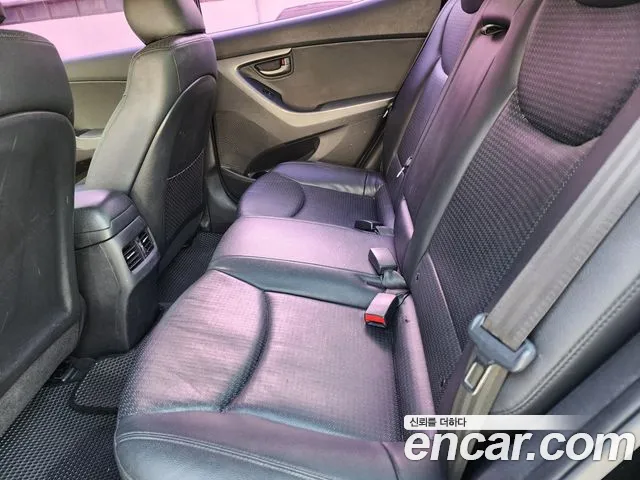 Hyundai AVANTE 2015 — фото 10
