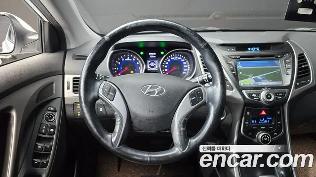 Hyundai AVANTE 2015 — фото 14