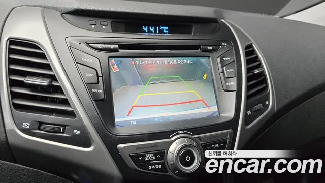 Hyundai AVANTE 2015 — фото 16
