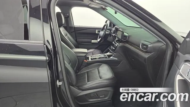 Ford Explorer 2021 — фото 11