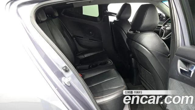 Hyundai Veloster 2017 — фото 12